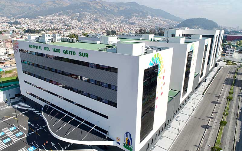 Gestionamos integralmente la formación de dos hospitales en Ecuador